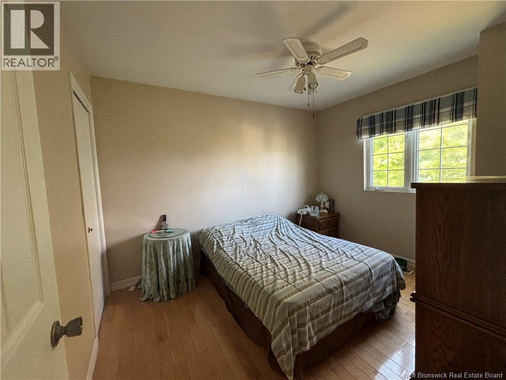 28 Carr St - 26