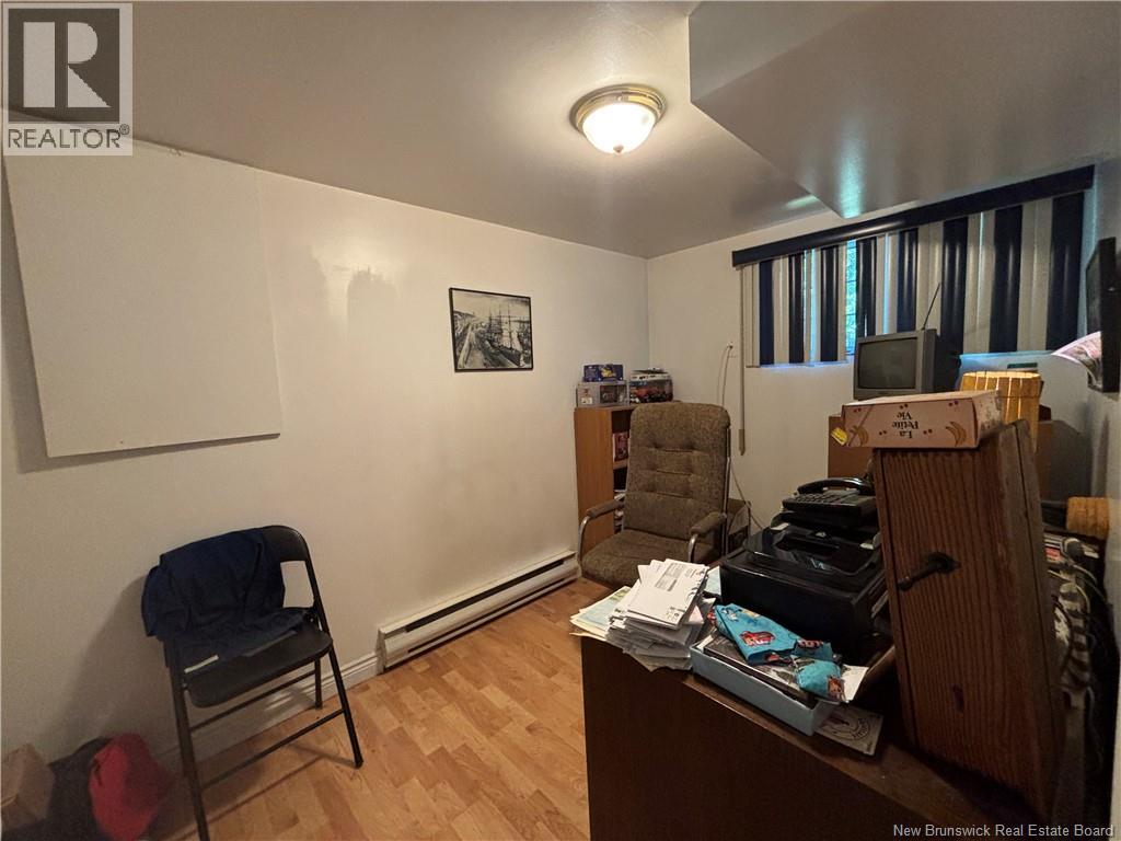 28 Carr St - 28