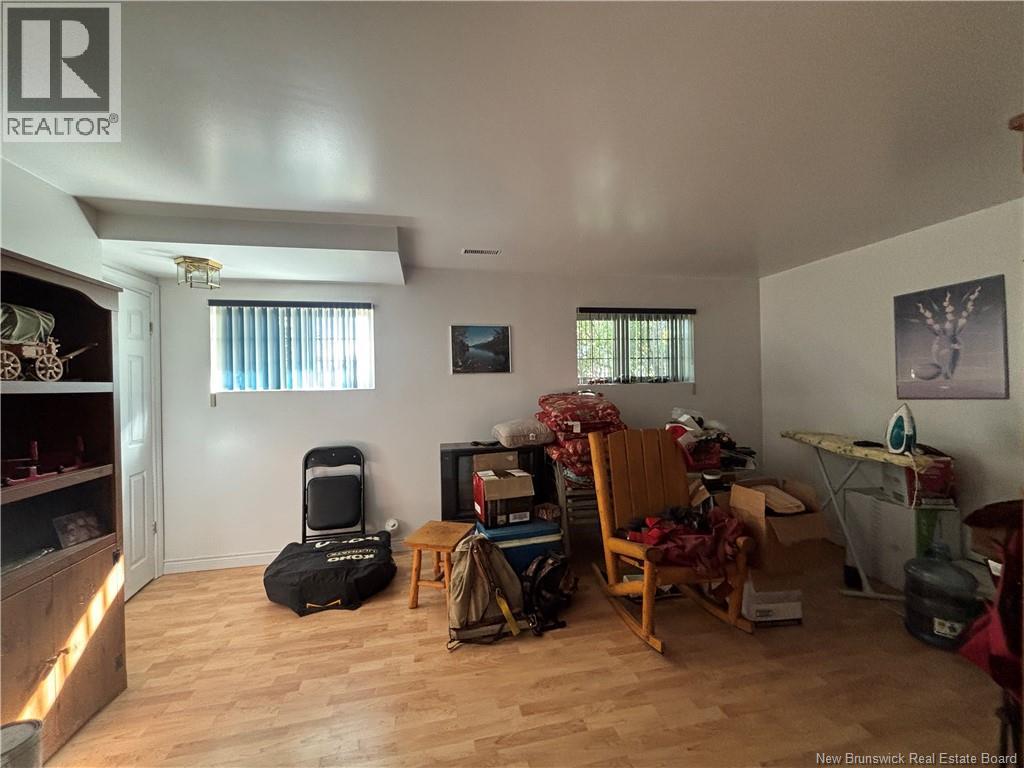 28 Carr St - 29