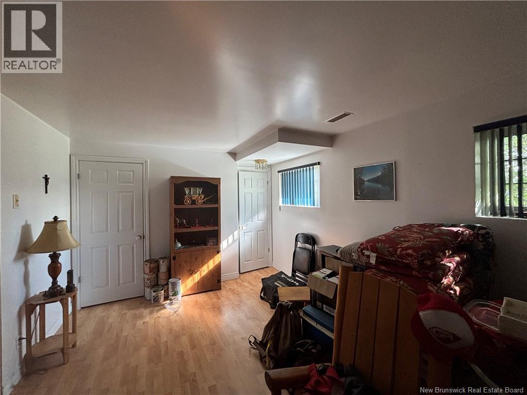 28 Carr St - 30