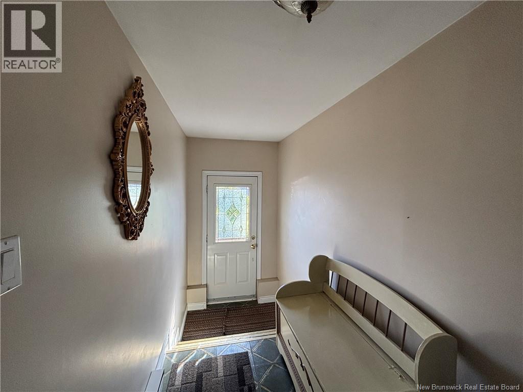 28 Carr St - 32