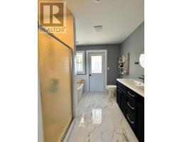 12 Harvey Wight Crescent thumbnail 18