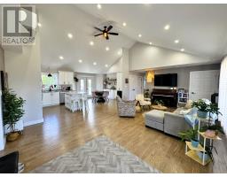 12 Harvey Wight Crescent thumbnail 7