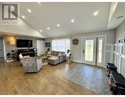 12 Harvey Wight Crescent thumbnail 8