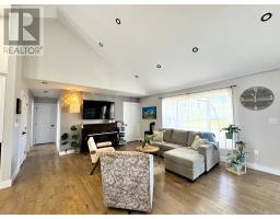 12 Harvey Wight Crescent thumbnail 9
