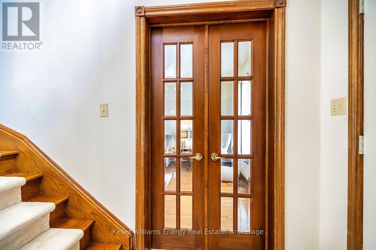 75 WAVERLY STREET N - Image 21