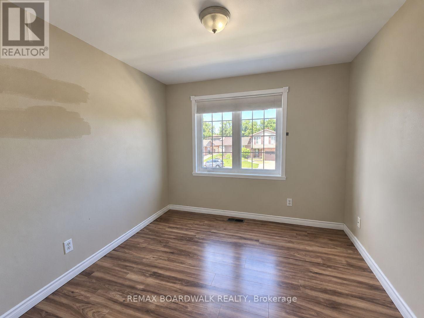 1369 LOCHIEL STREET - Image 18