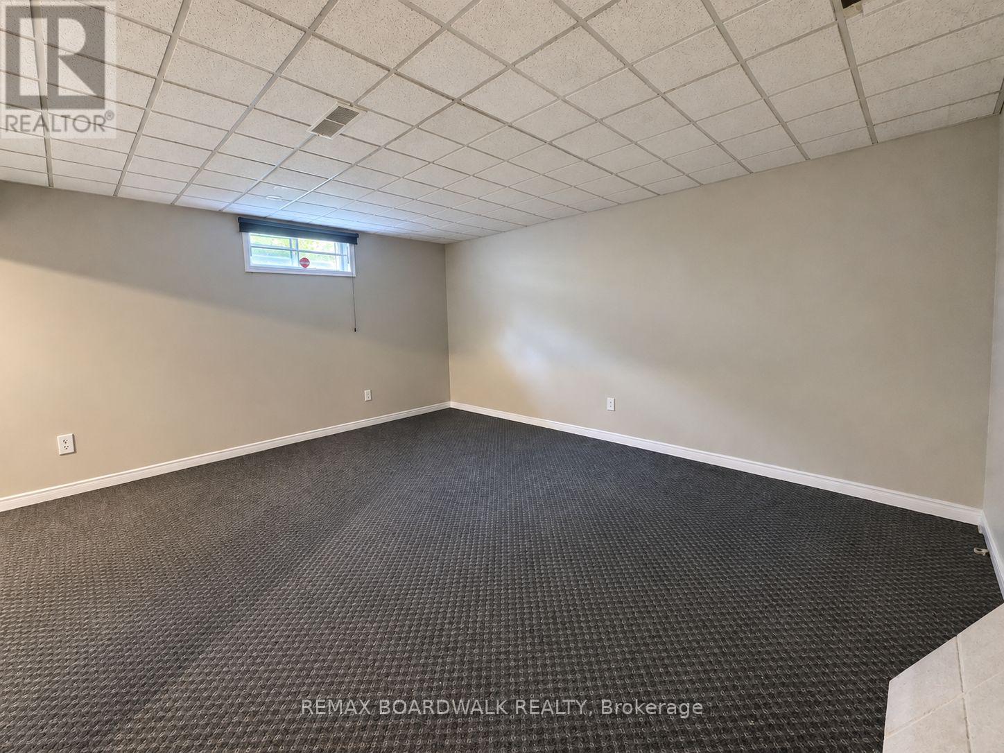 1369 LOCHIEL STREET - Image 22