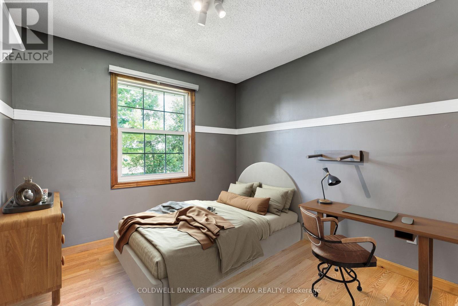 2335 TENNYSON ROAD - 13