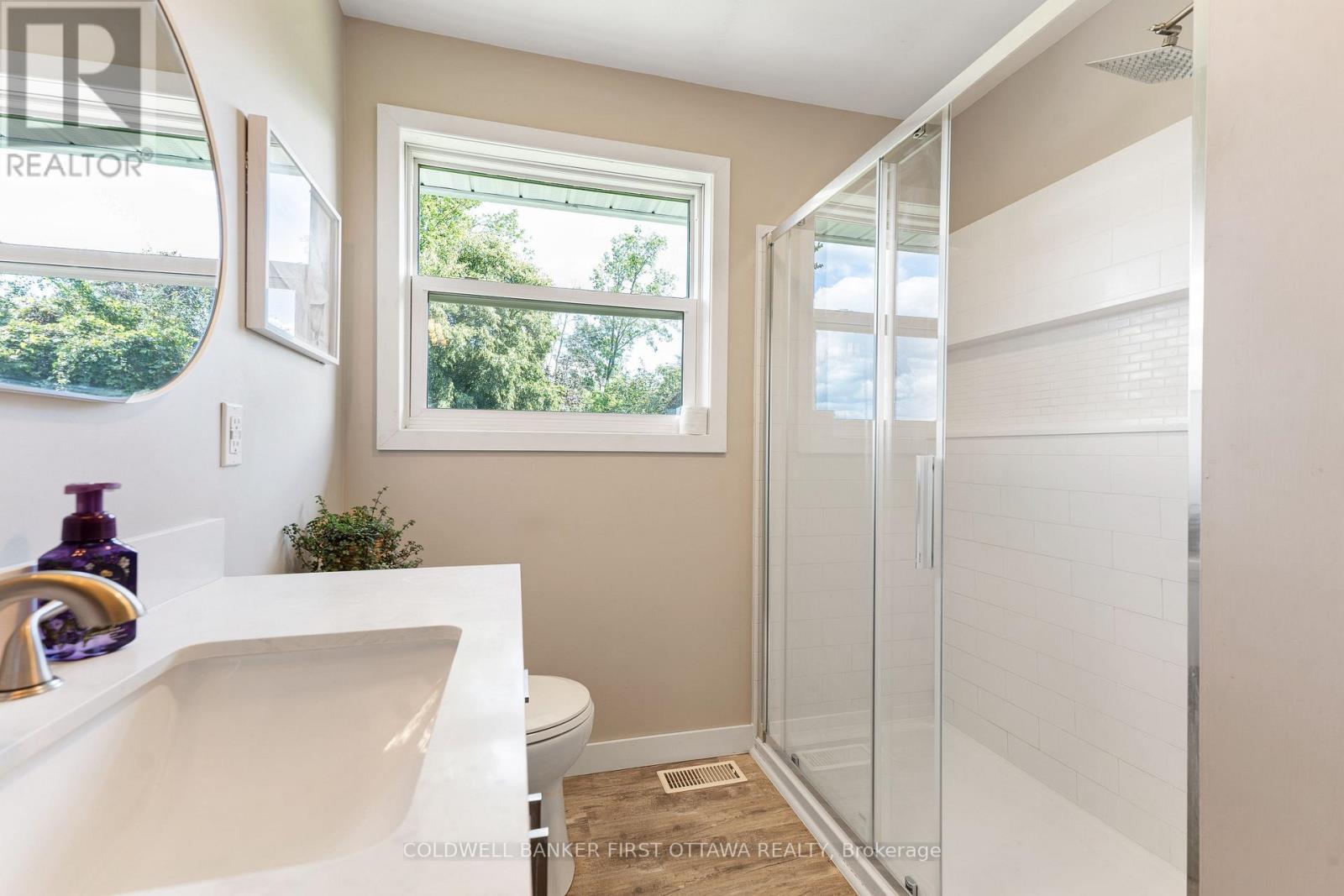 2335 TENNYSON ROAD - 16