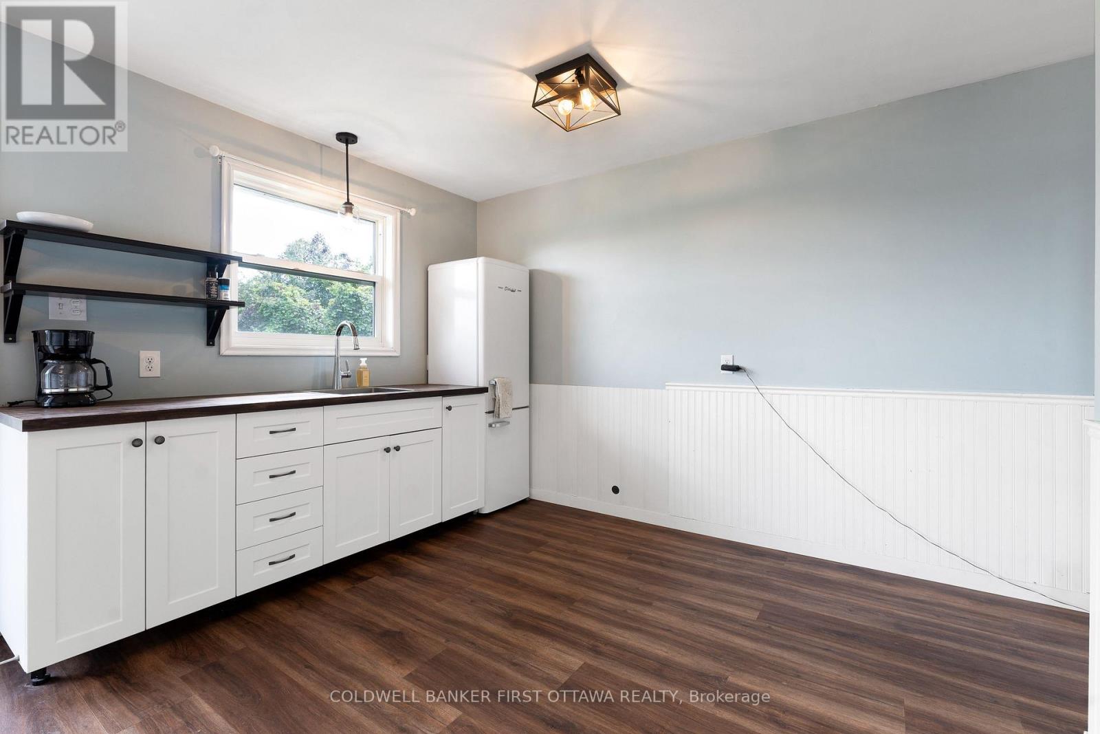 2335 TENNYSON ROAD - 9