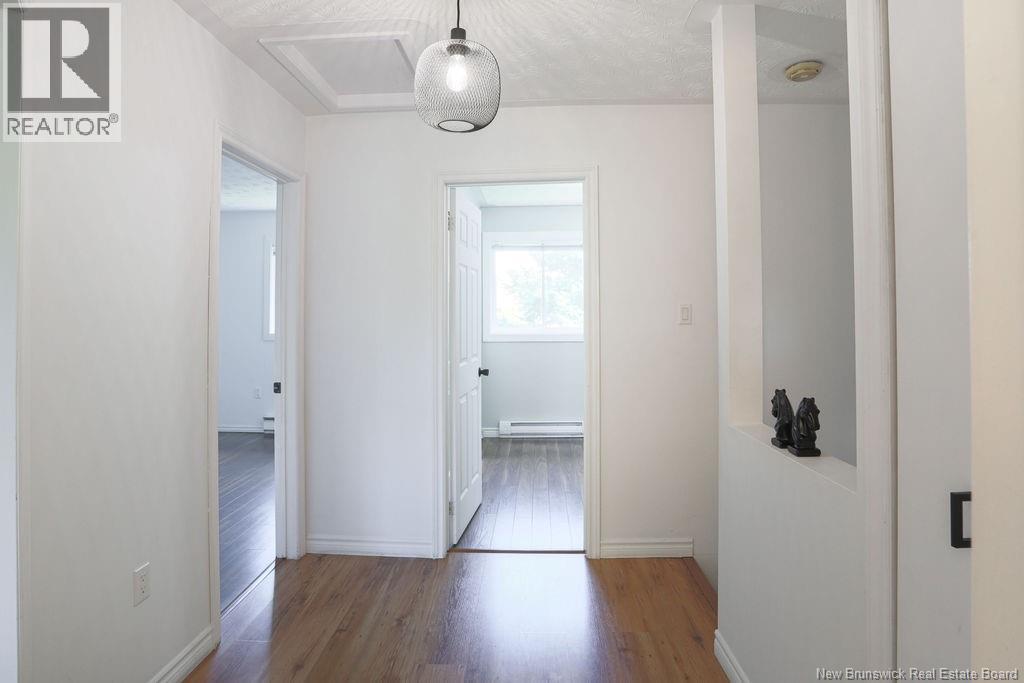 25 Hillsview Crescent - Image 18