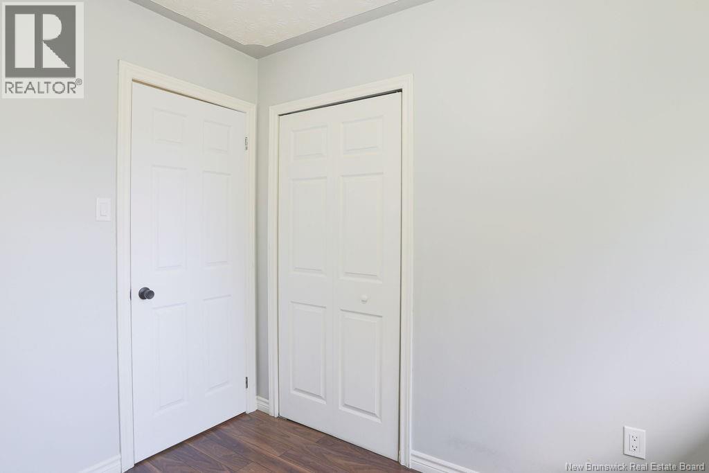 25 Hillsview Crescent - Image 22
