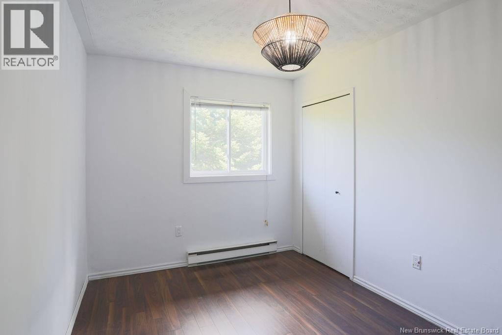 25 Hillsview Crescent - Image 24