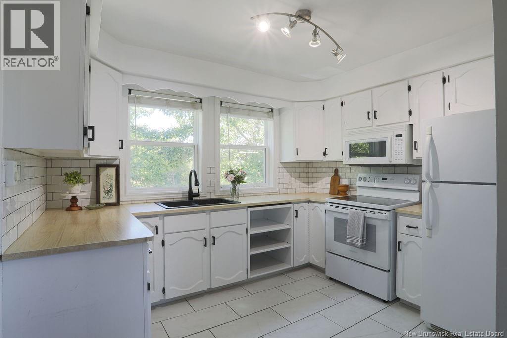 25 Hillsview Crescent - Image 3