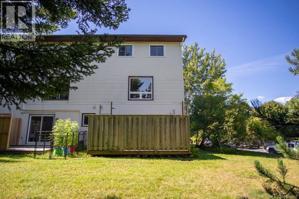 25 Hillsview Crescent - 44