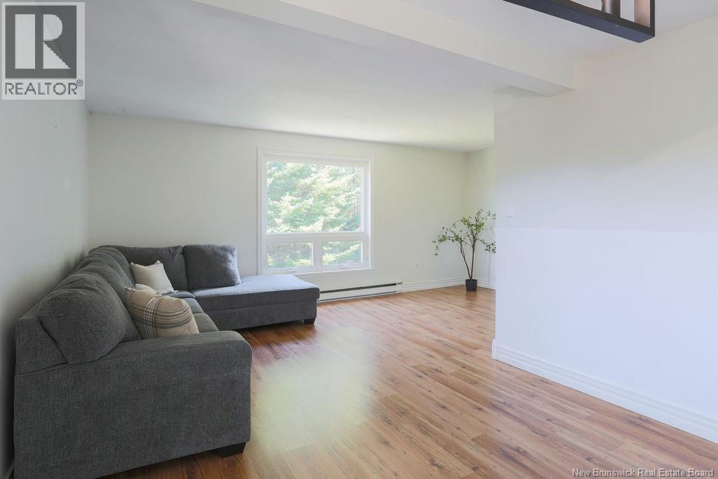 25 Hillsview Crescent - Image 6
