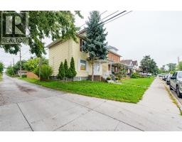 941 Cataraqui, Windsor, ON N9A3P7 Photo 32