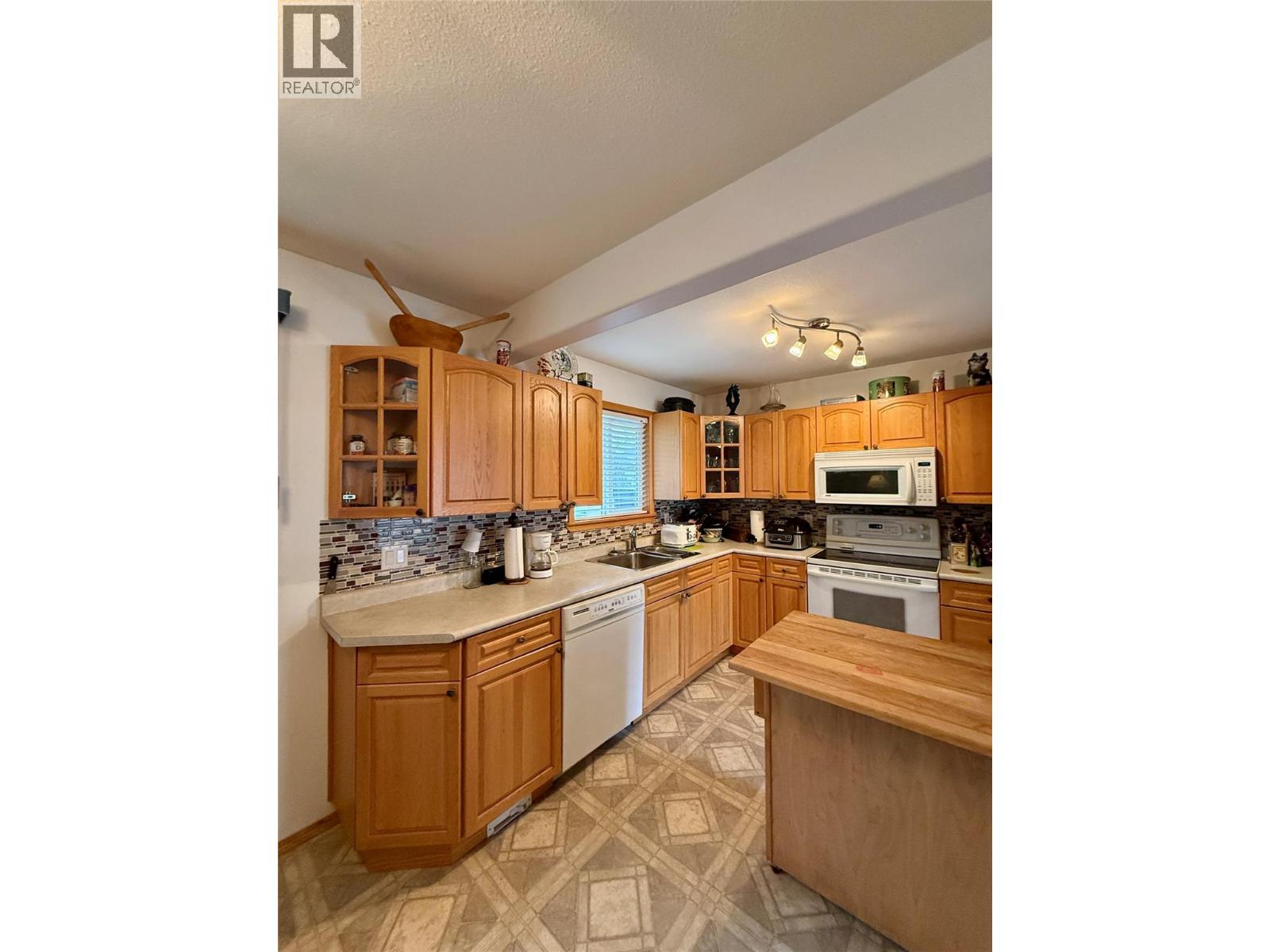 11 of 44 - 210 Cranbrook Street