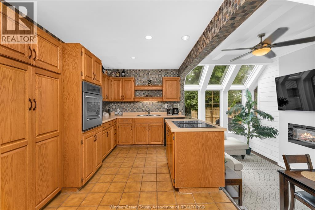 4236 ROSELAND DRIVE East - 12