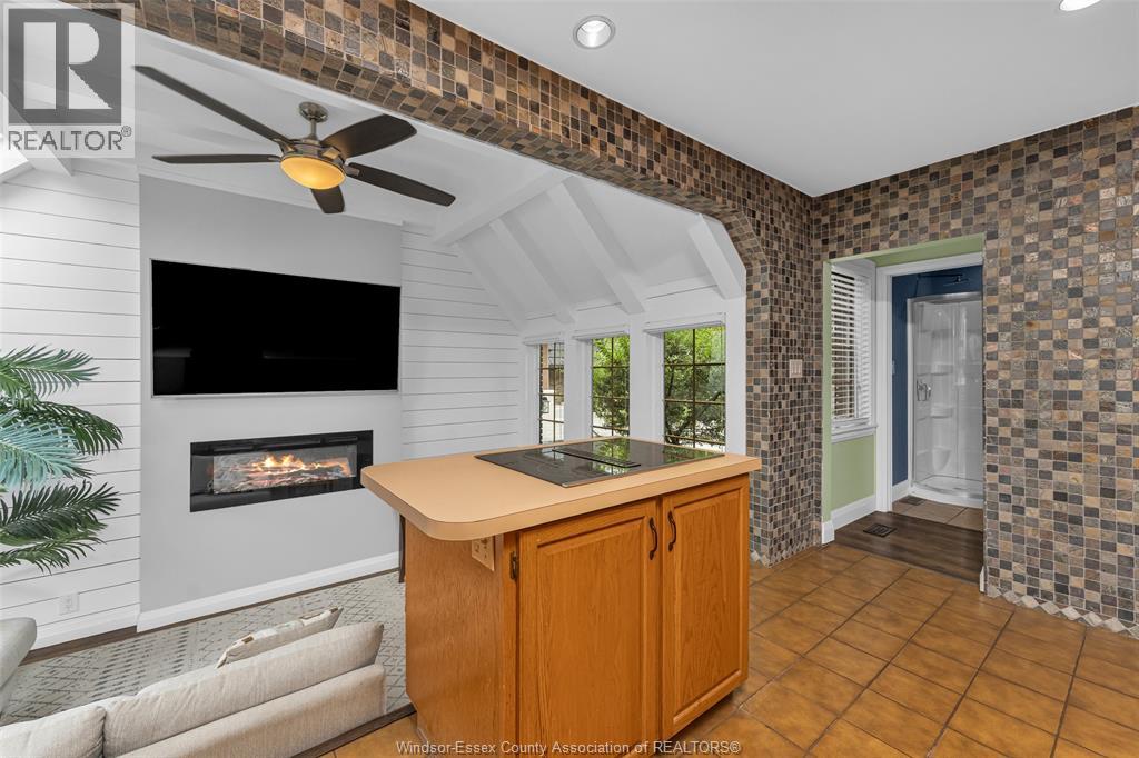 4236 ROSELAND DRIVE East - 15