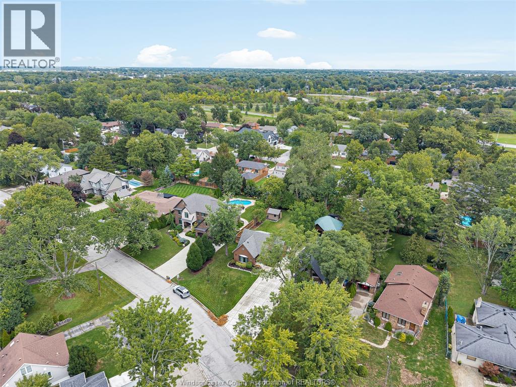 4236 ROSELAND DRIVE East - 32