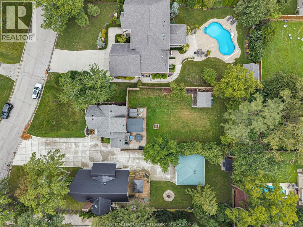 4236 ROSELAND DRIVE East - 37