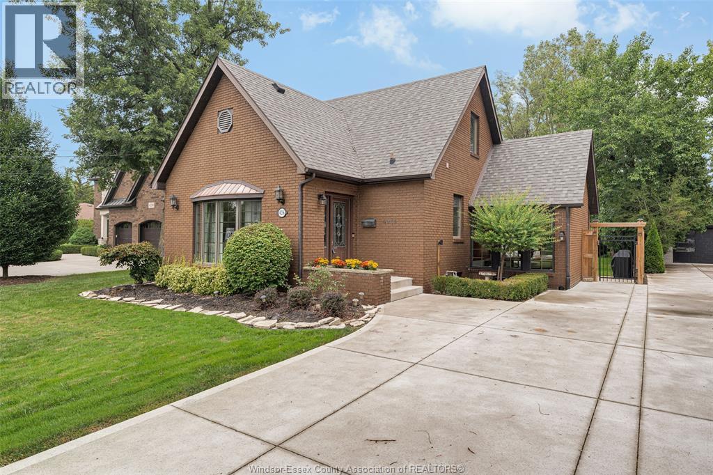 4236 ROSELAND DRIVE East - 4