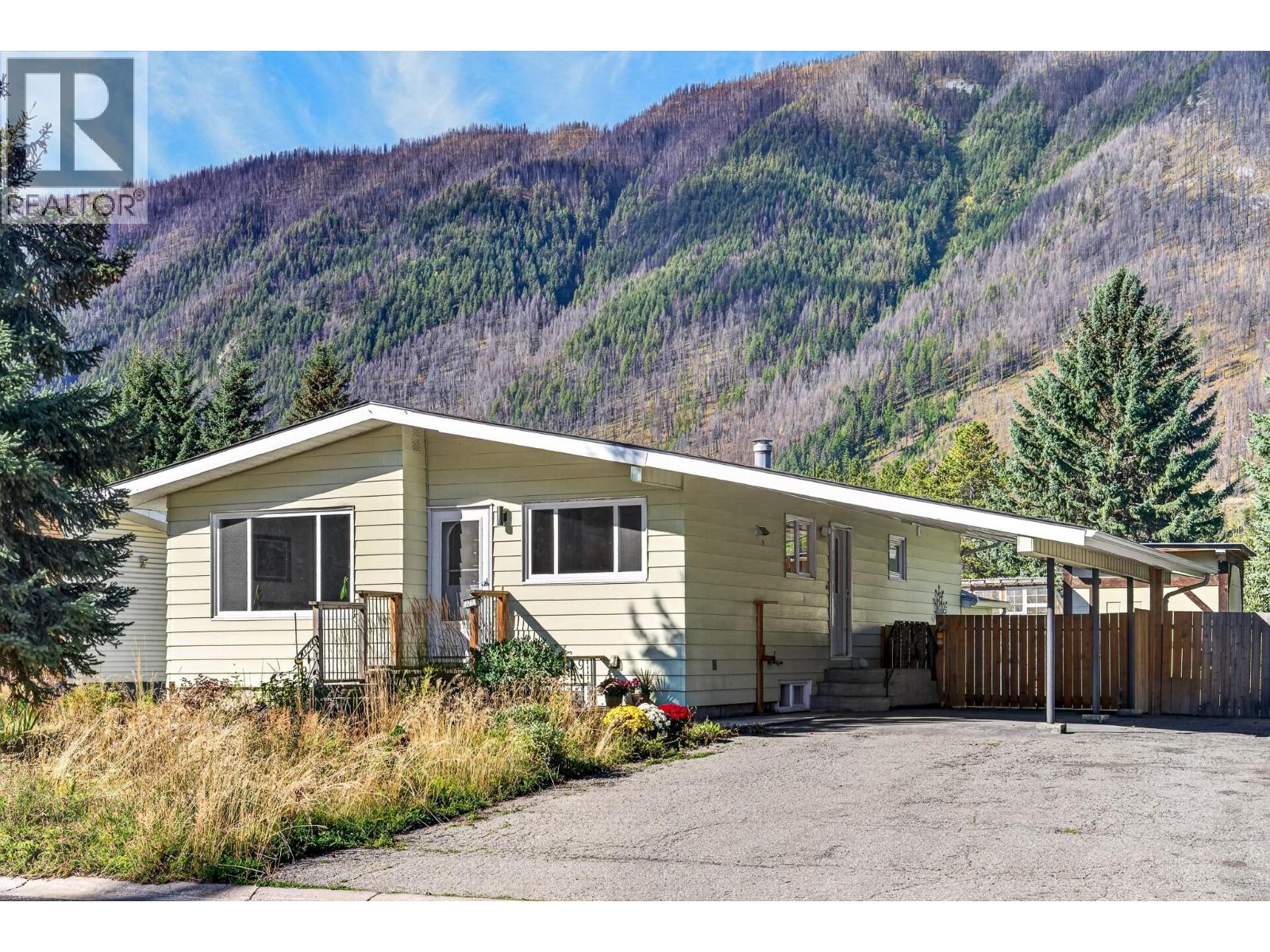 Property for sale at 231 Blue Spruce Crescent