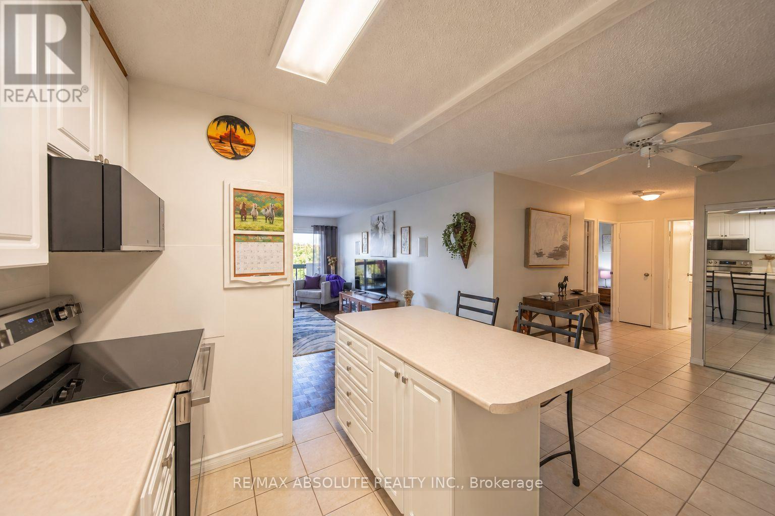 #510 158 A MCARTHUR AVE AVENUE - 10