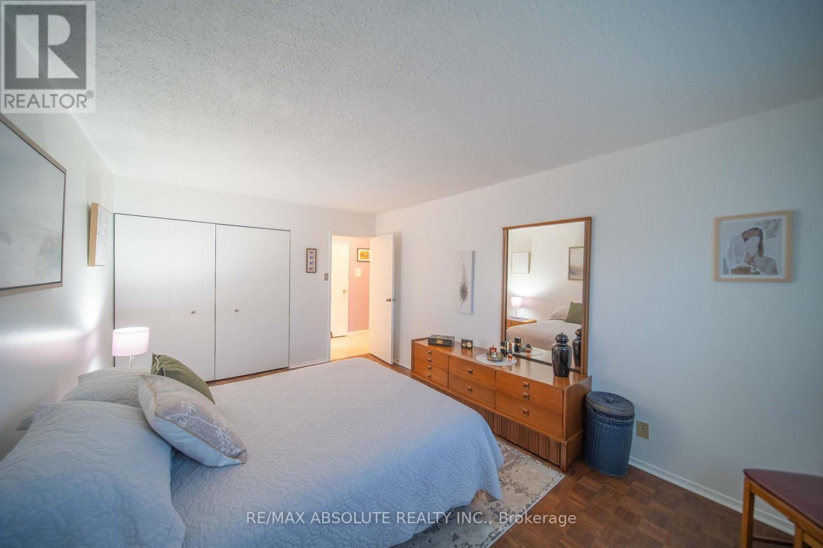 #510 158 A MCARTHUR AVE AVENUE - 16