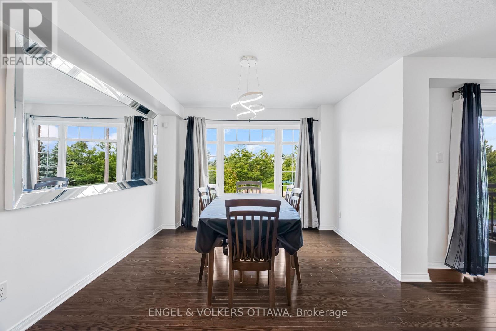 290 CITIPLACE DRIVE N - 19