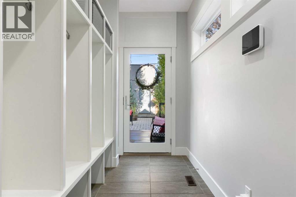 2106 27 Avenue SW - 13