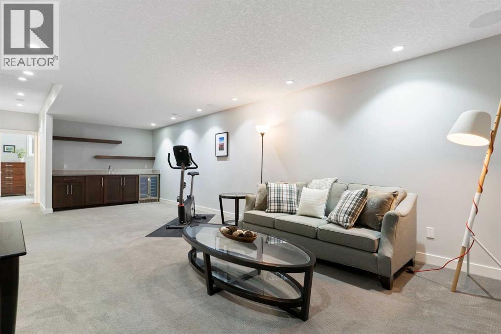 2106 27 Avenue SW - 31