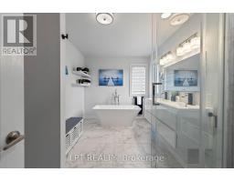 370 Silken Laumann Drive, Newmarket, ON L3X2J1 Photo 24