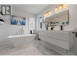 370 Silken Laumann Drive, Newmarket, ON L3X2J1 Photo 25