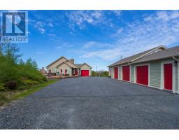 94 Amber Drive thumbnail 10