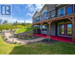 94 Amber Drive thumbnail 14