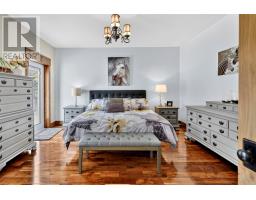 94 Amber Drive thumbnail 35