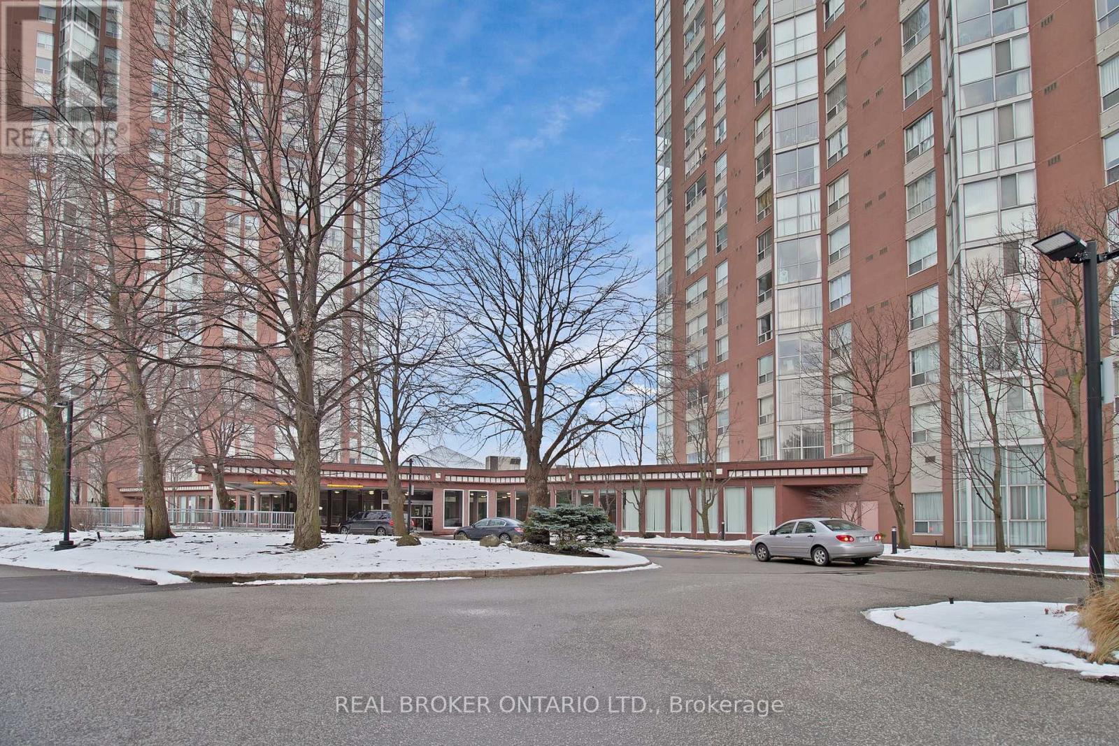 #3301 5 CONCORDE PLACE - Image 41