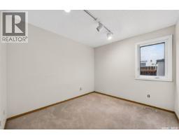 Den - 3643 White Bay, Regina, SK S4S7C9 Photo 14