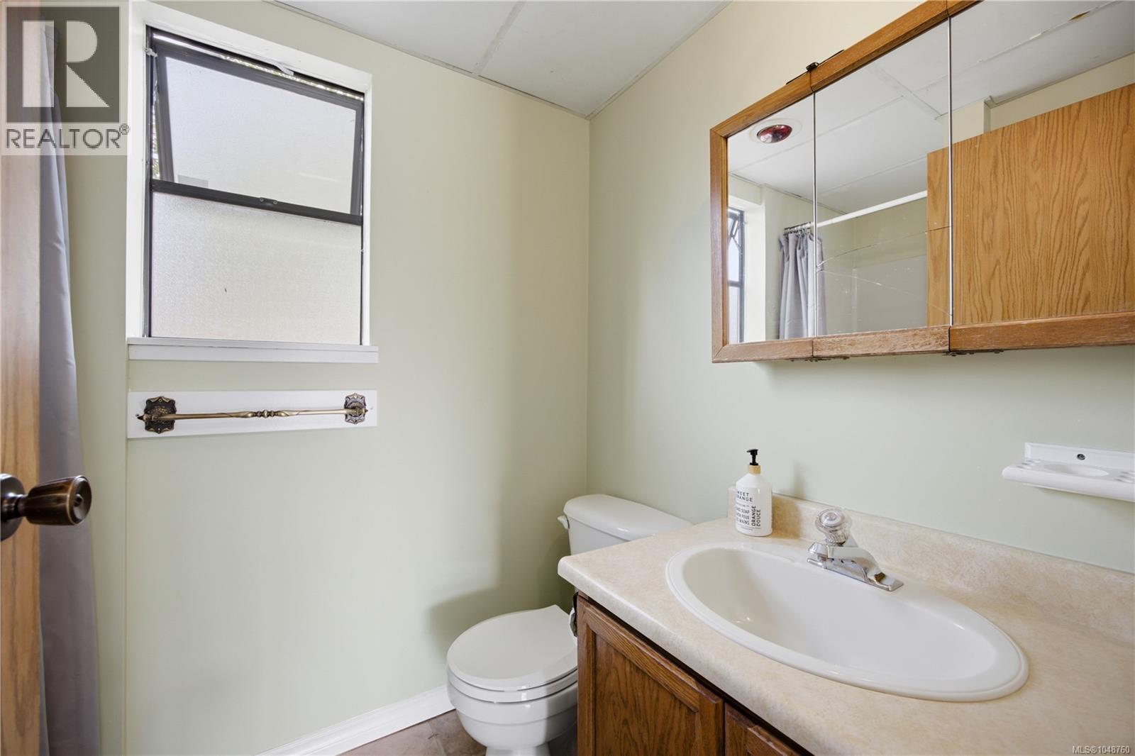 540 Dundas St - 21