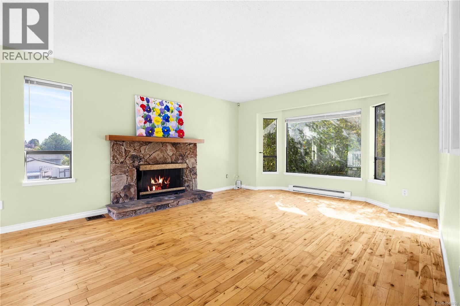 540 Dundas St - 8