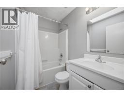Living room - 540 Dundas St, Nanaimo, BC V9T1L6 Photo 13