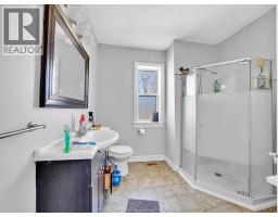 4pc Bathroom - 3329 Sandwich Street, Windsor, ON N9C1B2 Photo 15