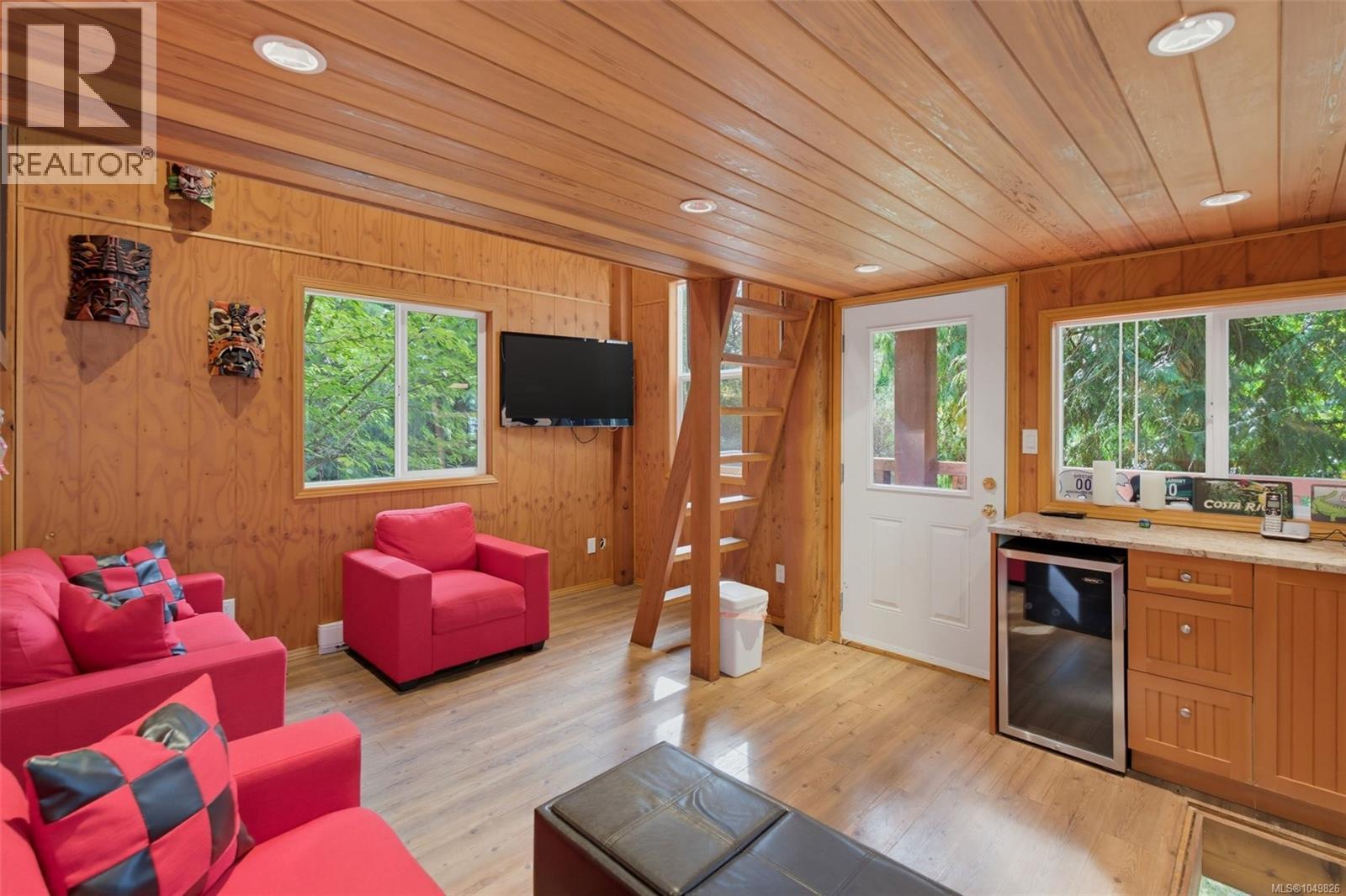 8530 & 8520 West Saanich Rd - 44