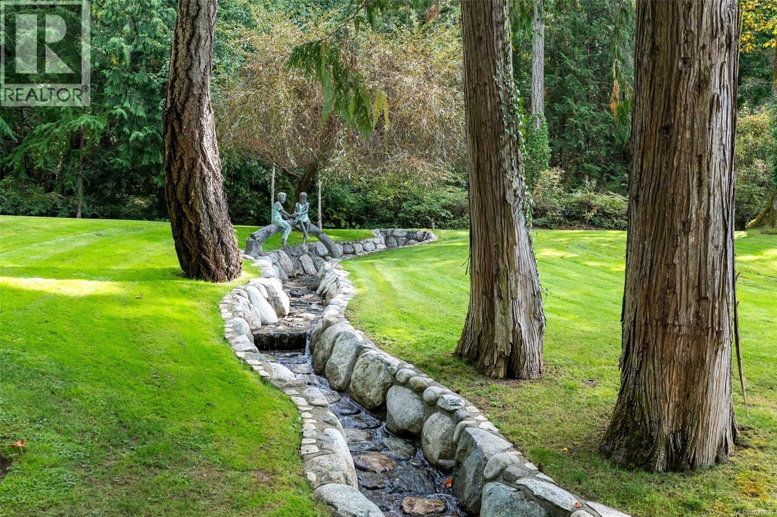 8530 & 8520 West Saanich Rd - 41