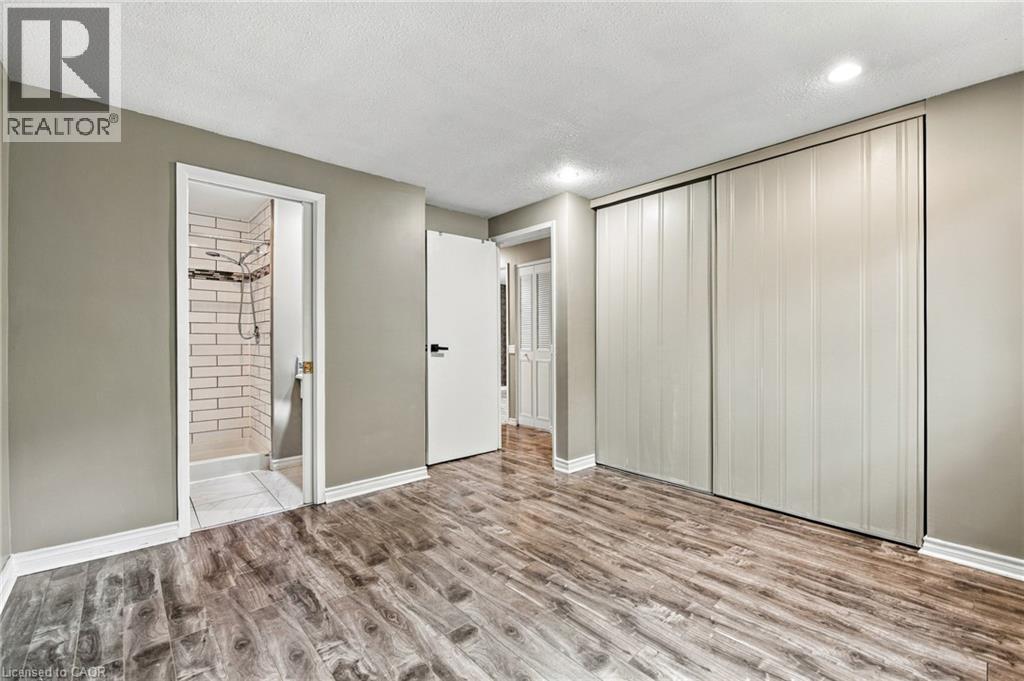42 MACTEITH Court - 32