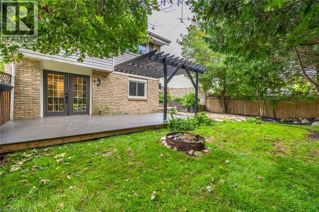 42 MACTEITH Court - 43