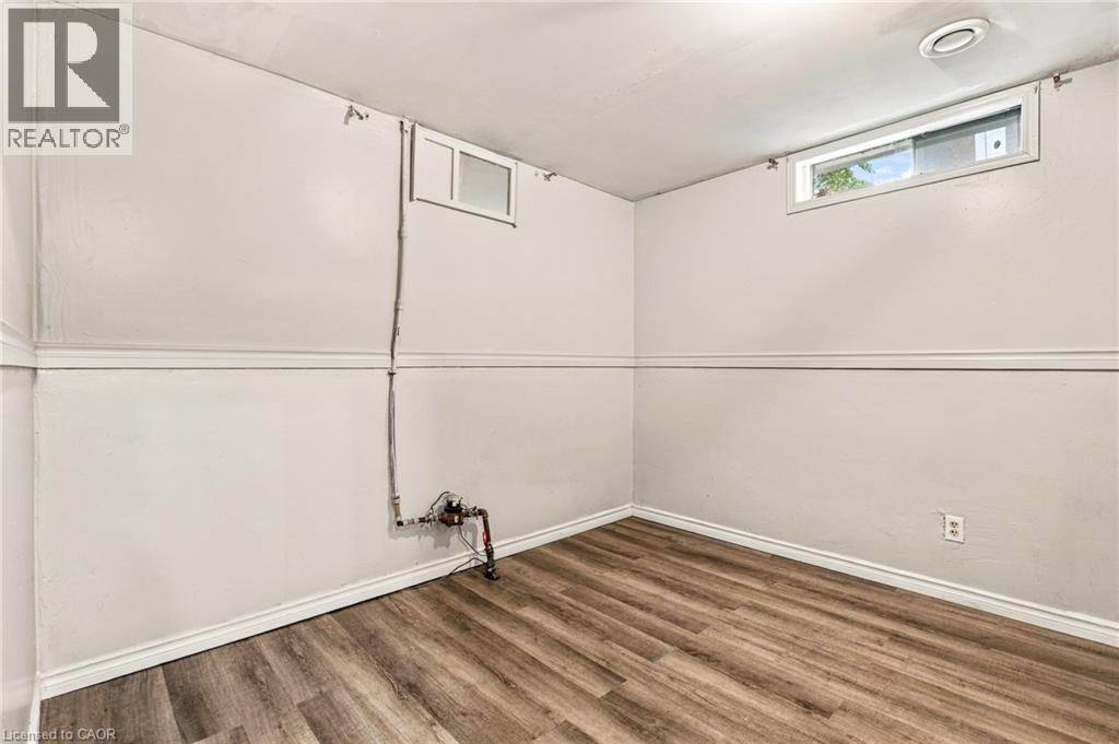 42 MACTEITH Court - 38
